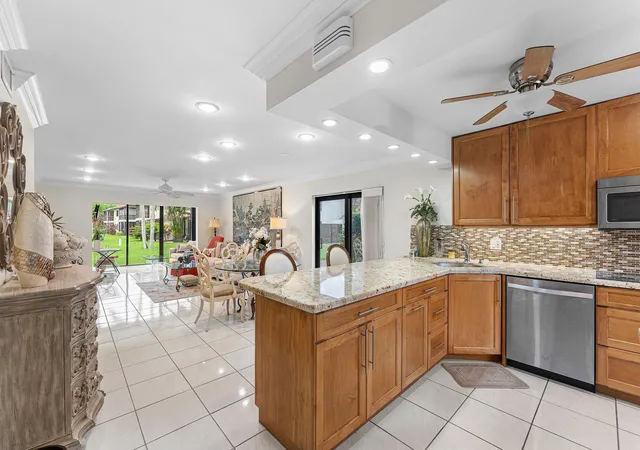 Photo 4 of Condo for sale at 8520 Casa Del Lago #E, Boca Raton, FL 33433 | MLS# B26075815 | Listing updated on 2026-09-16