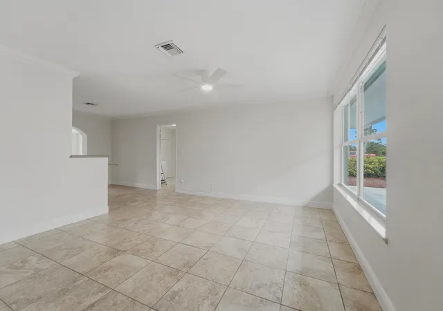 Photo 3 of Single family home for sale at 18966 Se Southgate Dr, Jupiter, FL 33469 | MLS# B26075843 | Listing updated on 2026-09-16