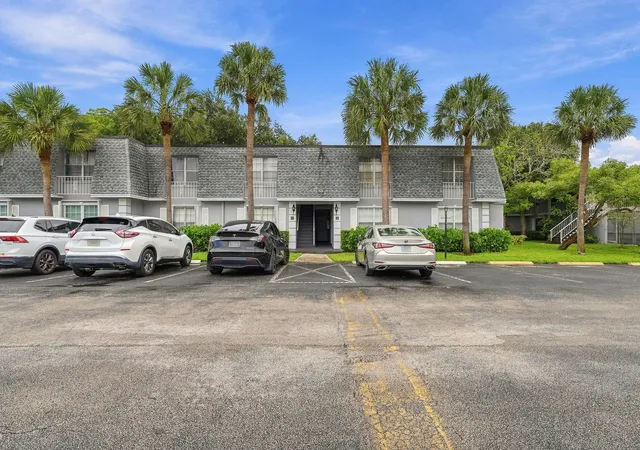 Condo for sale at 424 NW 70th Avenue #121, Plantation, FL 33317 | MLS# B26075848