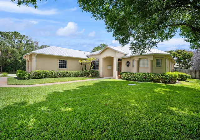 Photo 2 of Single family home for sale at 1106 Sw Thoreau Ct, Palm City, FL 34990 | MLS# B26075902 | Listing updated on 2026-09-23
