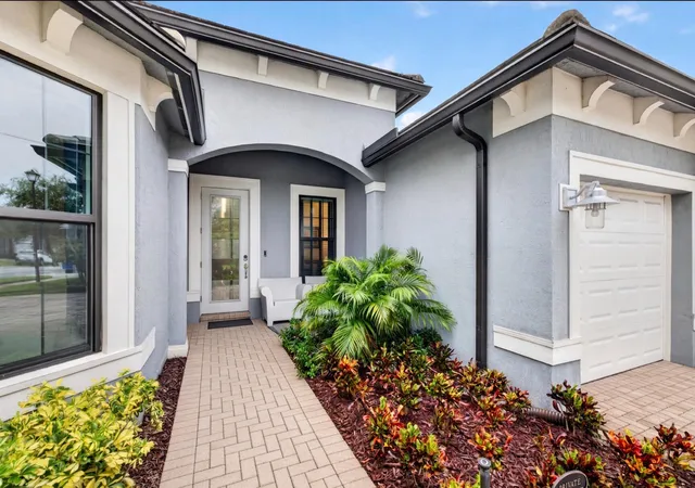 Single family home for sale at 4529 Pinehurst Trl W, Fort Lauderdale, FL 33309 | MLS# B26075955
