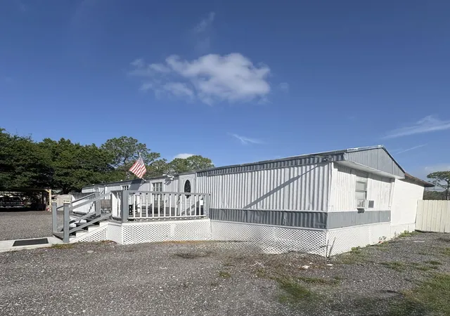 Photo 2 of Manufactured home for sale at 187 Montura Ave, Clewiston, FL 33440 | MLS# B26075966 | Listing updated on 2026-09-14