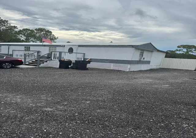 Photo 3 of Manufactured home for sale at 187 Montura Ave, Clewiston, FL 33440 | MLS# B26075966 | Listing updated on 2026-09-14