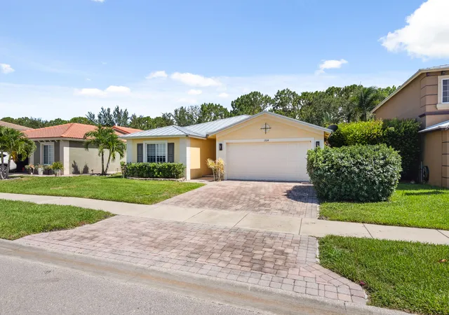 Photo 3 of Single family home for sale at 1924 Sw Jamesport Dr, Port Saint Lucie, FL 34953 | MLS# B26075992 | Listing updated on 2026-09-14