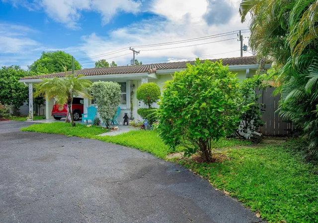 Photo 3 of Single family home for sale at 1318 Cardinal Ln, Lantana, FL 33462 | MLS# B26075987 | Listing updated on 2026-09-14