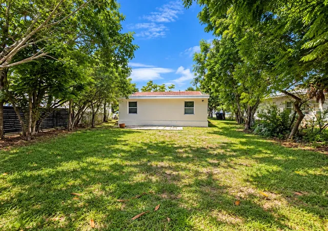 Photo 2 of Single family home for sale at 1026 Nw 7th Avenue, Fort Lauderdale, FL 33311 | MLS# B26076008 | Listing updated on 2026-09-14