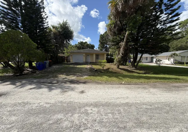 Photo 2 of Sale Pending at 6055 7th Place, Vero Beach, FL 32968 | MLS# B26076071 | Listing updated on 2026-10-07