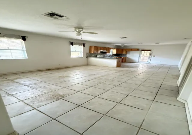 Photo 3 of Sale Pending at 6055 7th Place, Vero Beach, FL 32968 | MLS# B26076071 | Listing updated on 2026-10-07