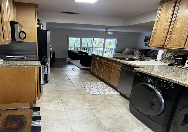 Listing Photo 4 - Condo for sale in building located at 11518 Lndg Pl, Palm Beach Gardens, FL 33408 - Unit #C3
