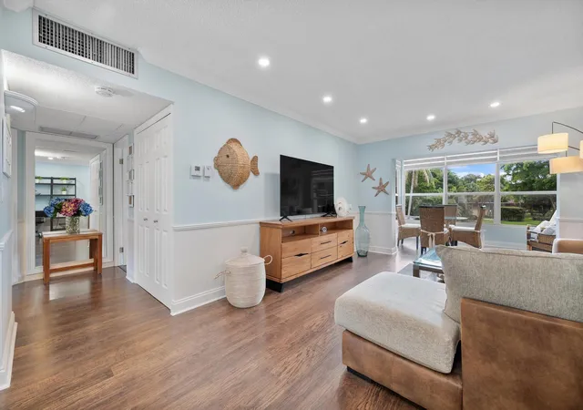 Photo 2 of Condo for sale at 5171 W Oakland Park Blvd #204, Lauderdale Lakes, FL 33313 | MLS# B26076097 | Listing updated on 2026-09-23