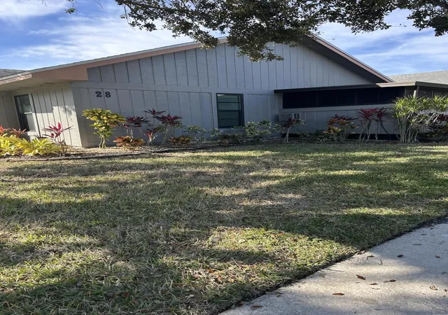 Photo 2 of Single family home for sale at 4054 Nw Cinnamon Tree Cir, Jensen Beach, FL 34957 | MLS# B26076132 | Listing updated on 2026-10-07