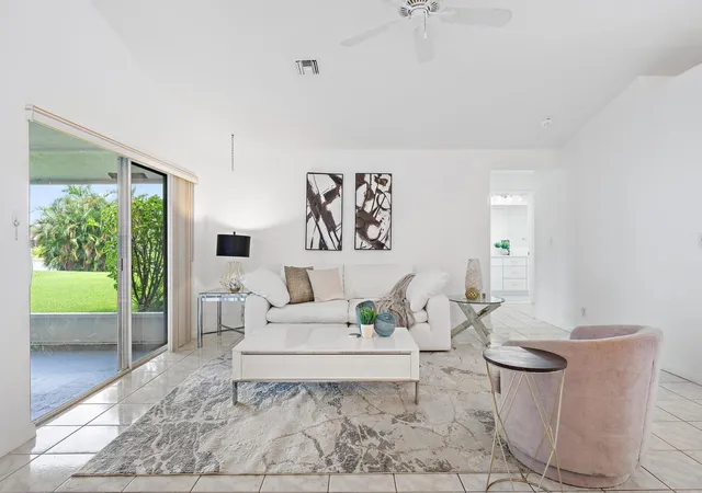 Photo 4 of Single family home for sale at 6857 Blue Bay Cir, Lake Worth, FL 33467 | MLS# B26076146 | Listing updated on 2026-09-14