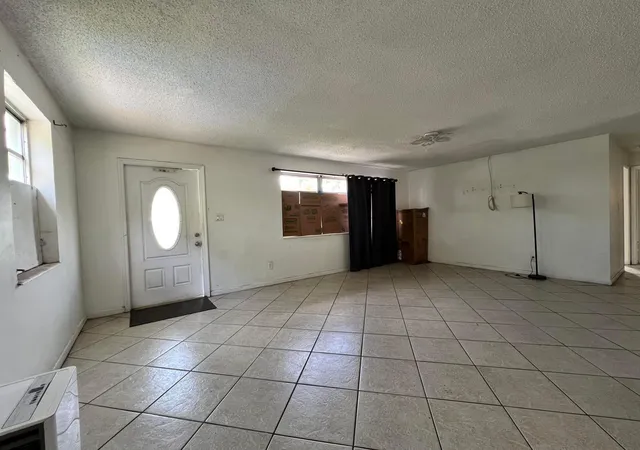 Photo 3 of Sale Pending at 5671 Ne 8th Avenue, Wilton Manors, FL 33334 | MLS# B26076149 | Listing updated on 2026-10-06