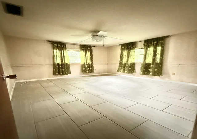 Photo 4 of Single family home for sale at 275 SE 16th Avenue, Okeechobee, FL 34974 | MLS# B26076151 | Listing updated on 2026-09-14