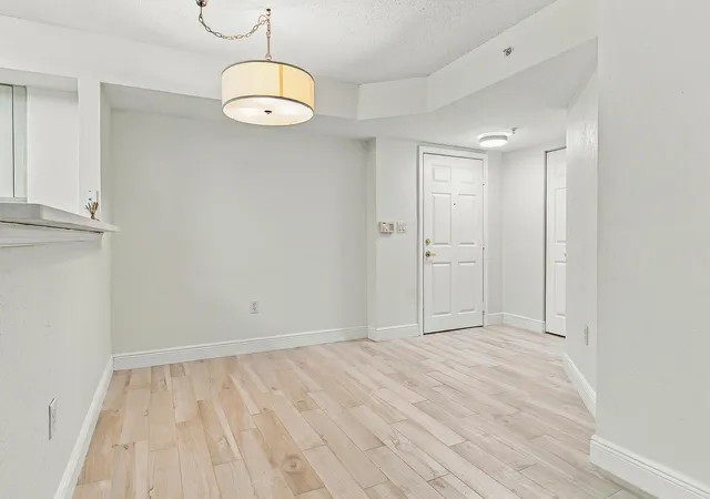 Listing Photo 4 - Condo for sale in building located at 1801 N Flagler Dr, West Palm Beach, FL 33407 - Unit #603