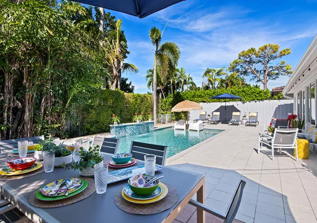Photo 2 of Single family home for sale at 1913 N Victoria Park Rd, Fort Lauderdale, FL 33305 | MLS# B26076166 | Listing updated on 2026-09-14