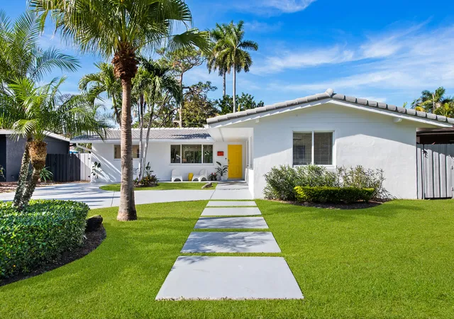 Photo 3 of Single family home for sale at 1913 N Victoria Park Rd, Fort Lauderdale, FL 33305 | MLS# B26076166 | Listing updated on 2026-09-14