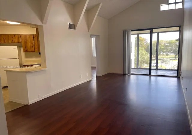 Photo 3 of Condo for sale at 212 Lake Pointe Dr #313, Oakland Park, FL 33309 | MLS# B26076167 | Listing updated on 2026-09-14