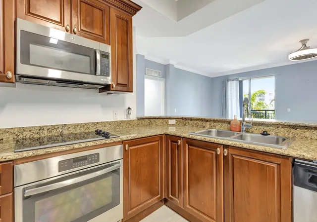 Photo 4 of Condo for sale at 1690 Renaissance Cmns Blvd #1401, Boynton Beach, FL 33426 | MLS# B26076273 | Listing updated on 2026-09-15