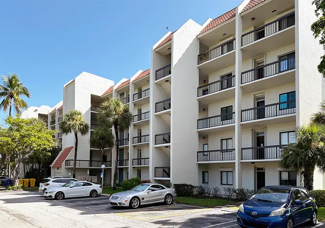 Photo 1 of Condo for sale at 3000 Presidential Way #Apt 106, West Palm Beach, FL 33401 | MLS# B26076291 | Listing updated on 2026-09-23