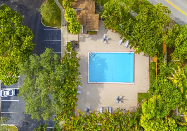 Photo 3 of Single family home for sale at 1001 Nw 79th Avenue, Plantation, FL 33322 | MLS# B26076322 | Listing updated on 2026-10-02