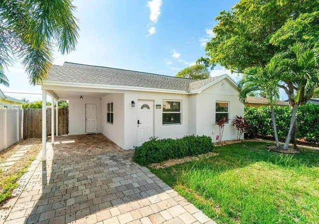 Photo 2 of Multi family home for sale at 1114 S M St, Lake Worth Beach, FL 33460 | MLS# B26076326 | Listing updated on 2026-09-23