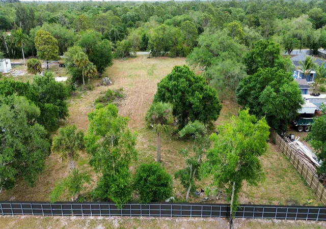 Photo 1 of Land for sale at 320 S Jinete St, Clewiston, FL 33440 | MLS# B26076383 | Listing updated on 2026-09-15