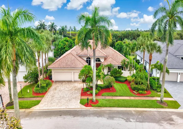 Photo 4 of Sale Pending at 17843 Foxborough Ln, Boca Raton, FL 33496 | MLS# B26076421 | Listing updated on 2026-09-16