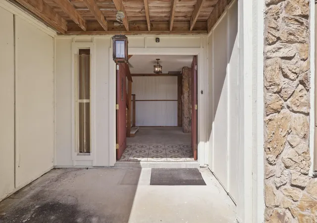 Photo 2 of Single family home for sale at 596 Greenwood Dr, Jupiter, FL 33458 | MLS# B26076424 | Listing updated on 2026-09-15