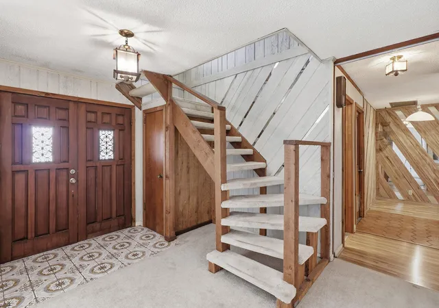 Photo 3 of Single family home for sale at 596 Greenwood Dr, Jupiter, FL 33458 | MLS# B26076424 | Listing updated on 2026-09-15