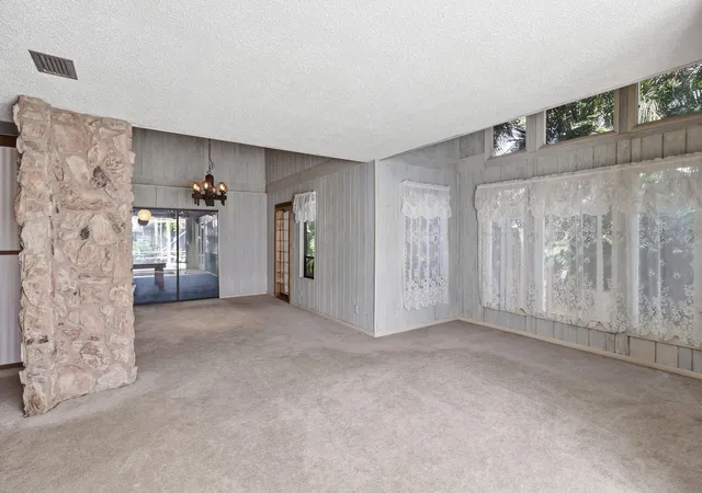 Photo 3 of Single family home for sale at 596 Greenwood Dr, Jupiter, FL 33458 | MLS# B26076424 | Listing updated on 2026-09-15