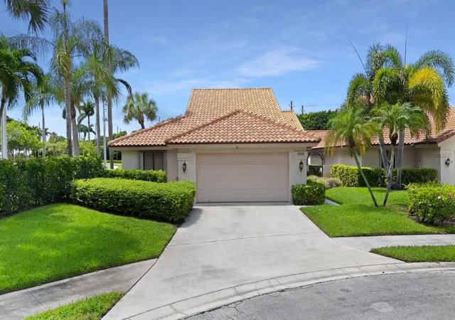 Single family home for sale at 2505 Iroquois Cir, West Palm Beach, FL 33409 | MLS# B26076427