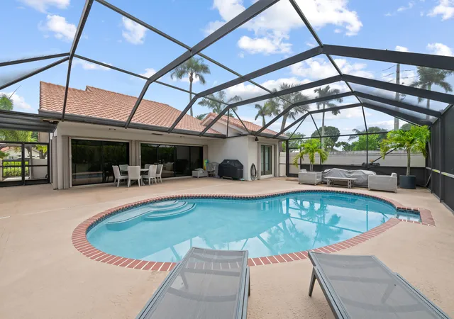 Photo 3 of Single family home for sale at 2505 Iroquois Cir, West Palm Beach, FL 33409 | MLS# B26076427 | Listing updated on 2026-09-15