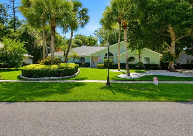 Photo 1 of Single family home for sale at 129 38th Court, Vero Beach, FL 32968 | MLS# B26076449 | Listing updated on 2026-10-07