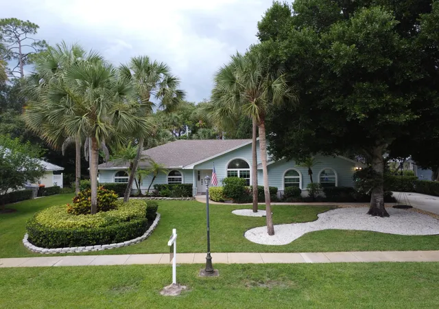 Photo 37 of Single family home for sale at 129 38th Court, Vero Beach, FL 32968 | MLS# B26076449 | Listing updated on 2026-10-07