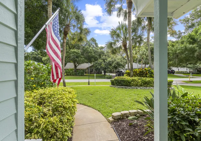 Photo 4 of Single family home for sale at 129 38th Court, Vero Beach, FL 32968 | MLS# B26076449 | Listing updated on 2026-10-07