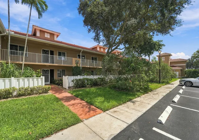 Photo 3 of Condo for sale at 5876 Regal Glen Dr #201, Boynton Beach, FL 33437 | MLS# B26076463 | Listing updated on 2026-09-15