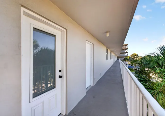 Listing Photo 4 - Condo for sale in building located at 6161 Nw 2Nd Ave, Boca Raton, FL 33487 - Unit #4140