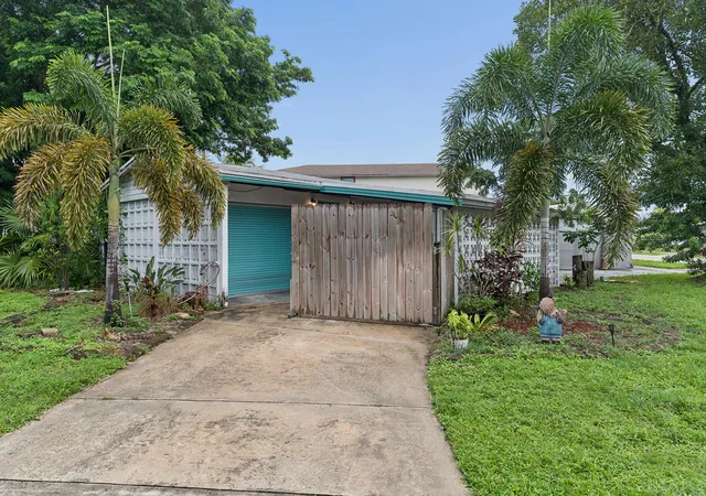 Photo 3 of Single family home for sale at 4700 Ne 2nd Way, Deerfield Beach, FL 33064 | MLS# B26076486 | Listing updated on 2026-09-15