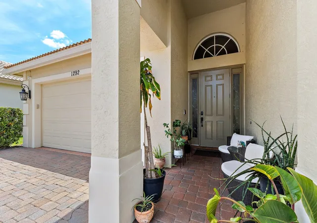 Photo 3 of Single family home for sale at 1292 Se Fleming Way, Stuart, FL 34997 | MLS# B26076546 | Listing updated on 2026-09-15