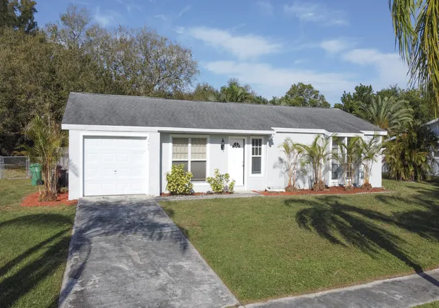 Photo 1 of Single family home for sale at 231 Ne Solida Cir, Port Saint Lucie, FL 34983 | MLS# B26076566 | Listing updated on 2026-09-15