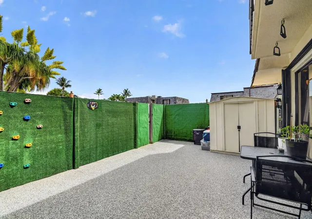 Photo 3 of Townhouse for sale at 322 Lake Arbor Dr, Palm Springs, FL 33461 | MLS# B26076579 | Listing updated on 2026-09-15