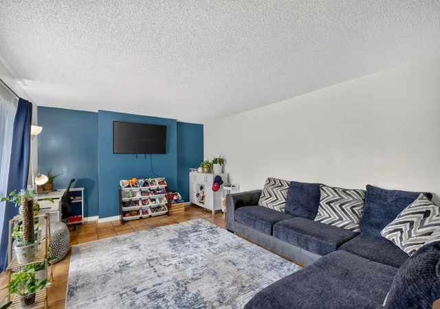 Photo 4 of Townhouse for sale at 322 Lake Arbor Dr, Palm Springs, FL 33461 | MLS# B26076579 | Listing updated on 2026-09-15