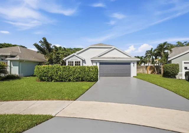 Photo 1 of Single family home for sale at 14 Heather Tr Dr, Boynton Beach, FL 33436 | MLS# B26076653 | Listing updated on 2026-10-05