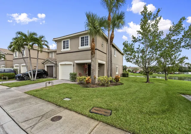 Photo 3 of Townhouse for sale at 2631 Sw Marshfield Ct, Port Saint Lucie, FL 34953 | MLS# B26076721 | Listing updated on 2026-09-16
