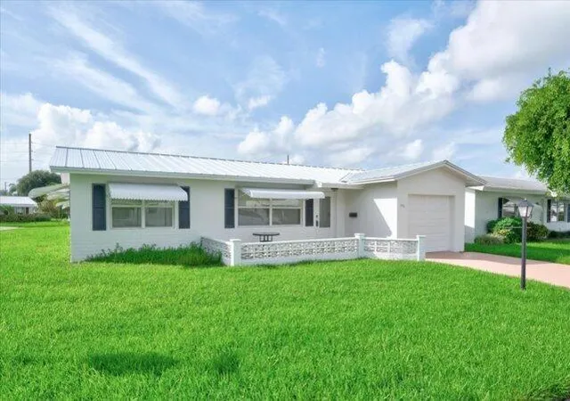 Photo 3 of Single family home for sale at 1590 Sw 13th Terrace, Boynton Beach, FL 33426 | MLS# B26076766 | Listing updated on 2026-09-16