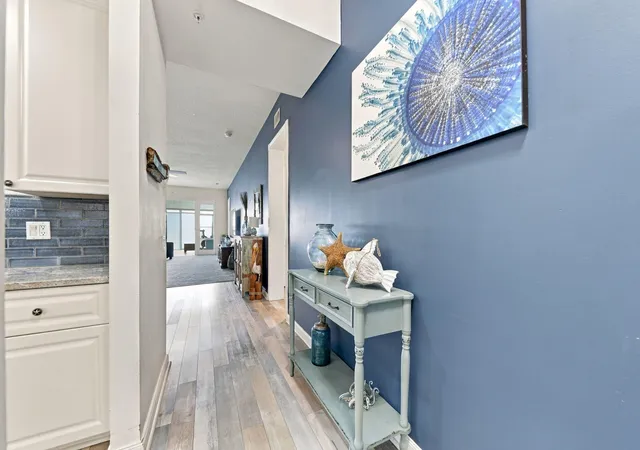 Listing Photo 4 - Condo for sale in building located at 34 Harbour Isle Dr W, Fort Pierce, FL 34949 - Unit #204