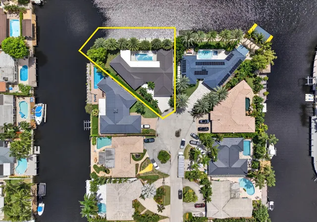 Single family home for sale at 2118 NE 15th Terrace, Wilton Manors, FL 33305 | MLS# B26076773