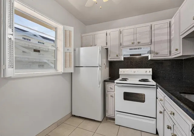 Photo 3 of Condo for sale at 5181 W Oakland Park Blvd #104, Lauderdale Lakes, FL 33313 | MLS# B26076805 | Listing updated on 2026-09-16