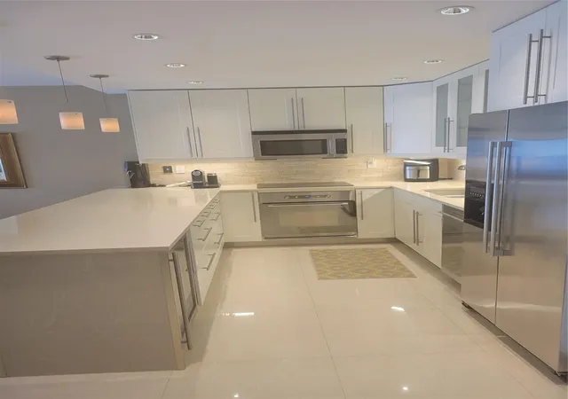 Photo 2 of Condo for sale at 19370 Collins Ave #1218, Sunny Isles Beach, FL 33160 | MLS# B26076834 | Listing updated on 2026-09-16